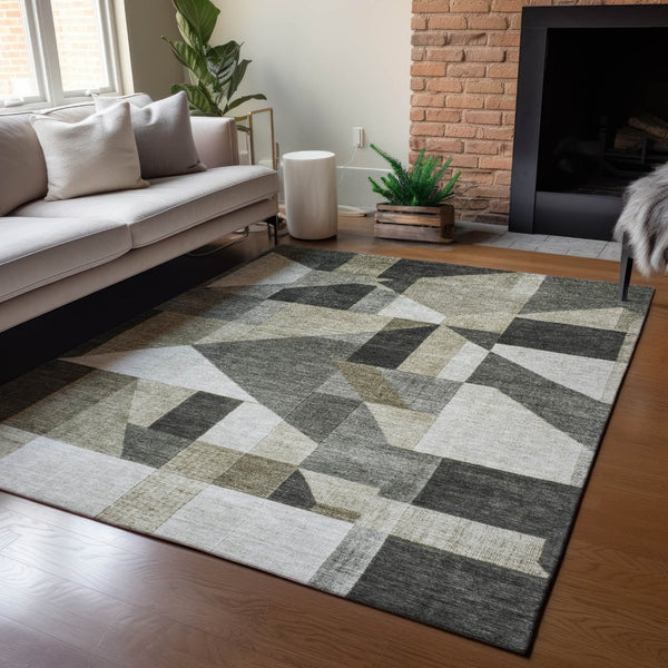 HomeRoots 8' X 10' Stylish Pewter and Ivory Geometric Washable Area Rug for Indoor and Outdoor Spaces 689062