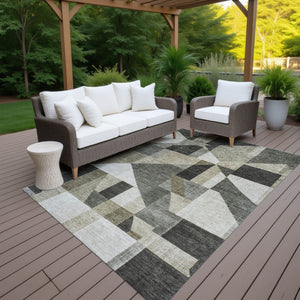 HomeRoots 8' X 10' Stylish Pewter and Ivory Geometric Washable Area Rug for Indoor and Outdoor Spaces 689062
