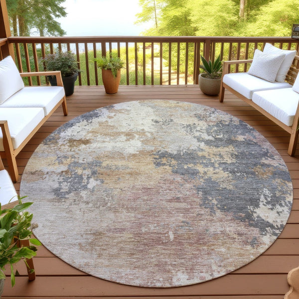 HomeRoots 8' Stylish Pewter and Gray Round Abstract Washable Area Rug for Indoor and Outdoor Spaces 689175