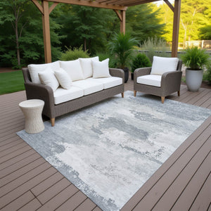 HomeRoots 9' Contemporary Silver and Gray Abstract Washable Rug for Indoor and Outdoor Durability & Style 689399