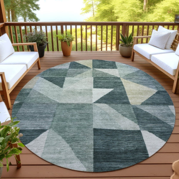 HomeRoots 8' Stylish Artichoke Green and Wheat Round Geometric Area Rug – Durable, Washable, Indoor/Outdoor Use 689421