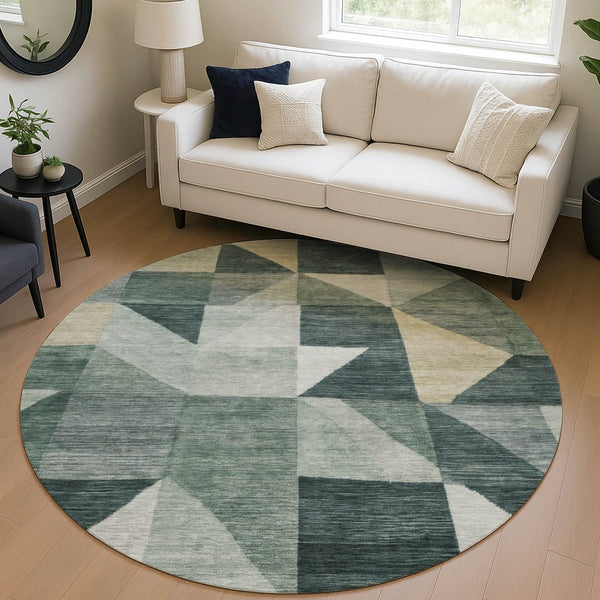 HomeRoots 8' Stylish Artichoke Green and Wheat Round Geometric Area Rug – Durable, Washable, Indoor/Outdoor Use 689421