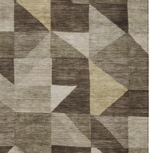 HomeRoots 5' Brown & Beige Geometric Washable Area Rug - Perfect for Indoor & Outdoor High-Traffic Spaces! 689438
