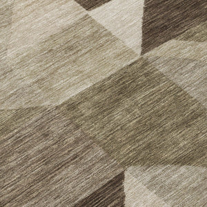 HomeRoots 8' Round Geometric Area Rug in Brown & Beige - Stylish, Washable, Indoor/Outdoor, Durable & Versatile! 689439