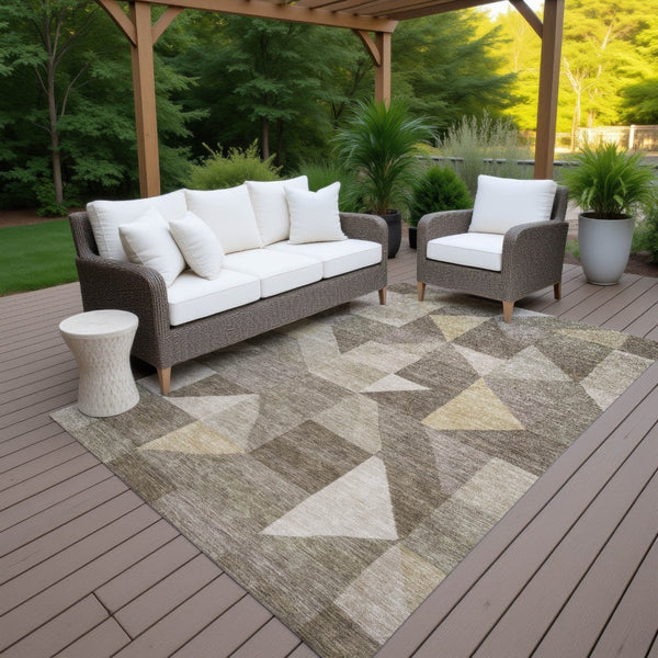 HomeRoots 5' Khaki and Taupe Geometric Area Rug - Stylish, Washable, Durable for Indoor/Outdoor Spaces 689462
