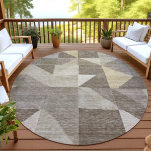 HomeRoots 8' Khaki & Taupe Round Geometric Washable Area Rug - Durable, Stylish & Perfect for Indoor/Outdoor Use 689463