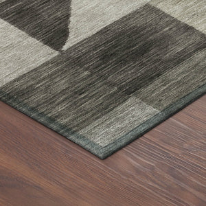 HomeRoots 5' Taupe and Beige Geometric Area Rug - Durable, Washable Indoor/Outdoor Accent for Modern Spaces 689474