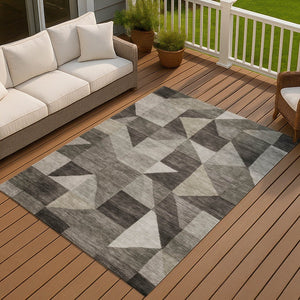 HomeRoots 9' X 12' Taupe & Beige Geometric Rug - Stylish, Washable, Indoor/Outdoor Design for Versatile Spaces 689477