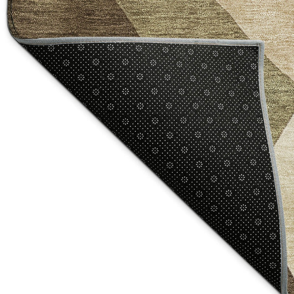 HomeRoots 5' Brown and Beige Abstract Area Rug - Washable Indoor/Outdoor Mat for Stylish, Durable Spaces 689480
