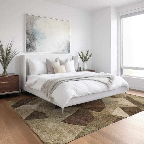 HomeRoots 5' Brown and Beige Abstract Area Rug - Washable Indoor/Outdoor Mat for Stylish, Durable Spaces 689480