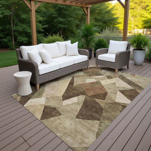 HomeRoots 5' Brown and Beige Abstract Area Rug - Washable Indoor/Outdoor Mat for Stylish, Durable Spaces 689480
