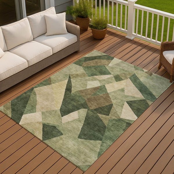 HomeRoots 5' Green and Beige Abstract Area Rug - Washable, Durable, Indoor/Outdoor Perfect for High-Traffic Spaces 689486