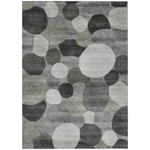 HomeRoots 5' Modern Gray and Silver Geometric Washable Area Rug - Versatile Indoor/Outdoor Decor for Homes 689530