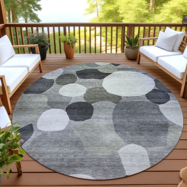 HomeRoots 8' Gray and Silver Round Geometric Area Rug - Stylish, Washable, Durable for Indoor & Outdoor Use 689531