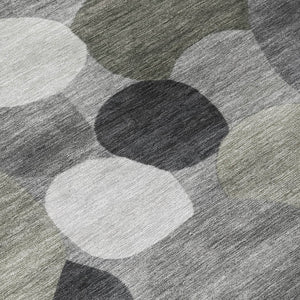 HomeRoots 8' Gray and Silver Round Geometric Area Rug - Stylish, Washable, Durable for Indoor & Outdoor Use 689531