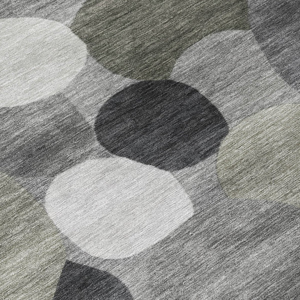 HomeRoots 8' Gray and Silver Round Geometric Area Rug - Stylish, Washable, Durable for Indoor & Outdoor Use 689531