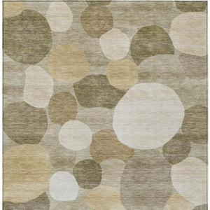 HomeRoots 5' Khaki and Beige Geometric Area Rug – Washable, Stain-Resistant, Perfect for Indoor & Outdoor Use! 689542