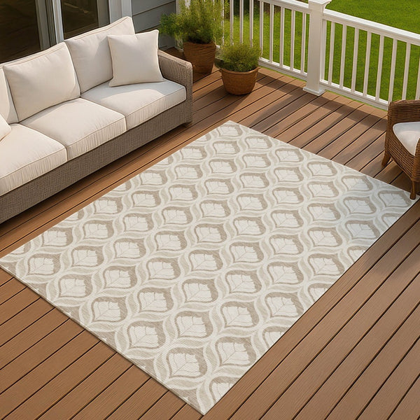 HomeRoots 5' Beige and Taupe Geometric Area Rug - Washable Indoor/Outdoor, Durable, Stylish for Any Space 689716