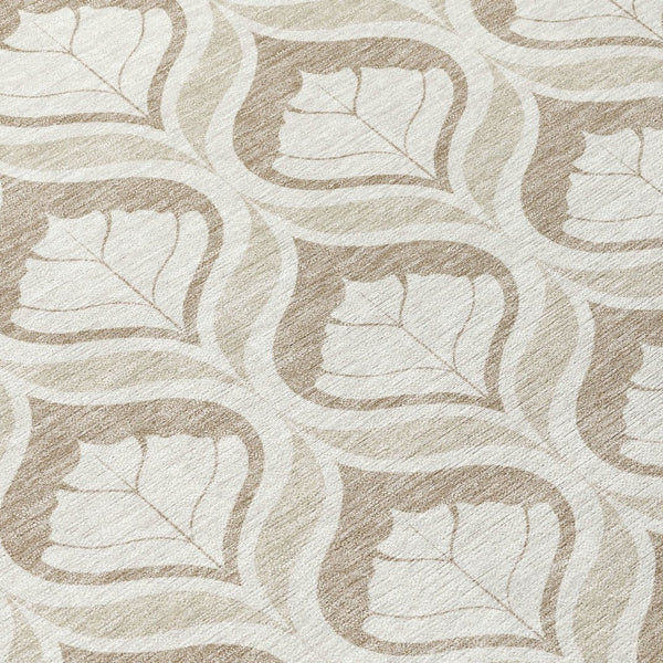 HomeRoots 8' Beige and Taupe Round Geometric Area Rug - Washable, Durable, Indoor/Outdoor, Easy-Care Solution 689717