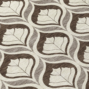 HomeRoots 8' Brown and Beige Round Geometric Washable Rug - Modern, Durable, Indoor/Outdoor Perfect for Any Space 689729