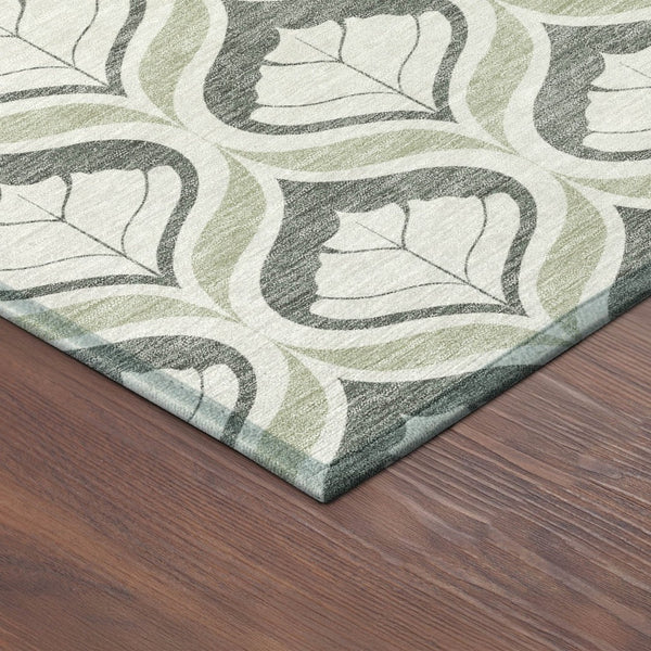 HomeRoots 8' Vibrant Lime Green and Beige Geometric Round Rug - Stylish, Washable for Indoor & Outdoor Use! 689735
