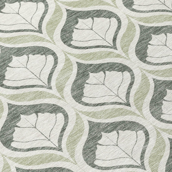 HomeRoots 8' Vibrant Lime Green and Beige Geometric Round Rug - Stylish, Washable for Indoor & Outdoor Use! 689735
