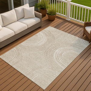 HomeRoots 5' Geometric Beige and Tan Washable Indoor-Outdoor Area Rug – Durable, Stylish, Easy-Care Design! 689776
