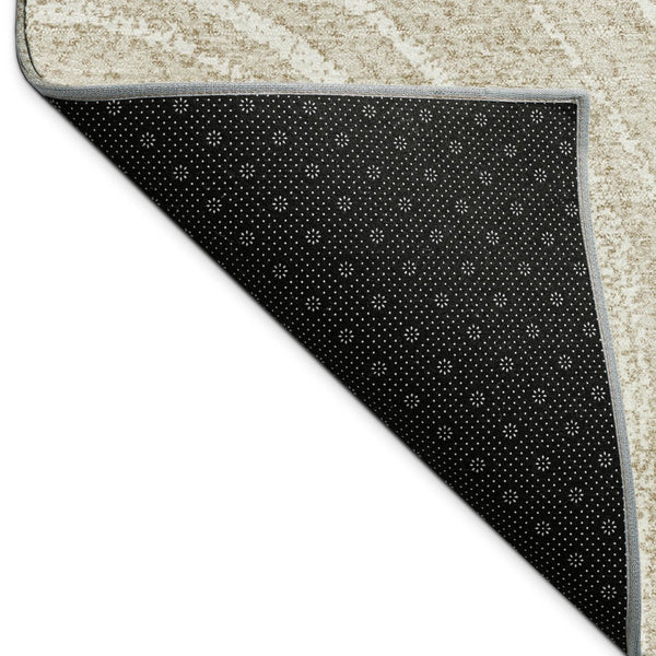 HomeRoots 5' Geometric Beige and Tan Washable Indoor-Outdoor Area Rug – Durable, Stylish, Easy-Care Design! 689776