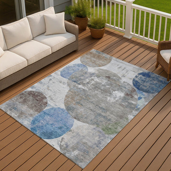 HomeRoots 5' Blue and Beige Geometric Indoor Outdoor Area Rug - Durable, Washable, Perfect for High-Traffic Spaces! 689794