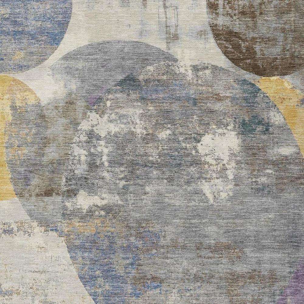 HomeRoots 5' Geometric Indoor Outdoor Area Rug in Gray, Gold & Ivory - Washable, Durable & Stylish for All Spaces 689800