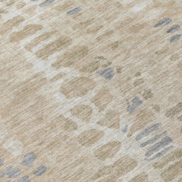 HomeRoots 8' Beige and Gray Round Abstract Washable Area Rug for Indoor and Outdoor Spaces - Durable & Stylish 689825