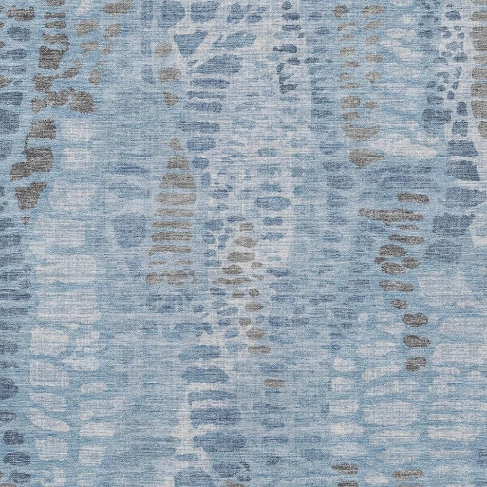 HomeRoots 5' Denim Blue and Ivory Abstract Washable Rug - Stylish, Durable Indoor/Outdoor Accent for Any Space 689830