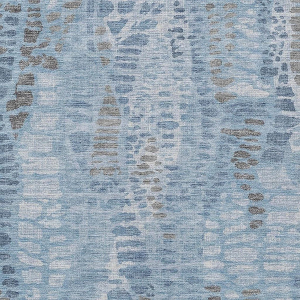HomeRoots 5' Denim Blue and Ivory Abstract Washable Rug - Stylish, Durable Indoor/Outdoor Accent for Any Space 689830