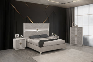 English Elm Eternity Traditional 4-Piece Queen Bedroom Set With Hydraulic Storage & Elegant Gold Accents In Beige B009S01508