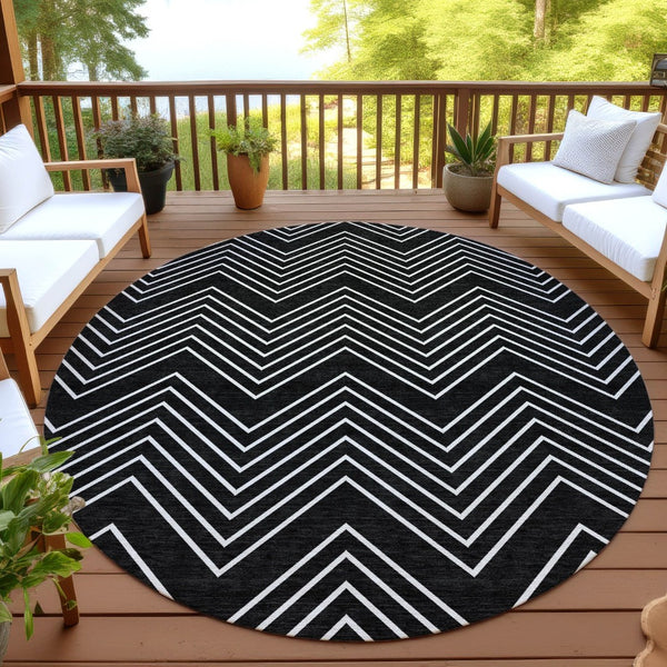 HomeRoots 8' Round Black and Ivory Geometric Area Rug - Washable, Durable, Stylish for Indoor & Outdoor Use 690071