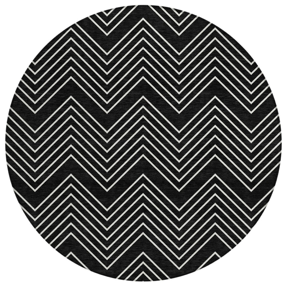 HomeRoots 8' Round Black and Ivory Geometric Area Rug - Washable, Durable, Stylish for Indoor & Outdoor Use 690071