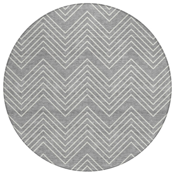 HomeRoots 8' Gray and Ivory Round Geometric Rug - Stylish, Washable, Heavy-Duty for Indoor/Outdoor Spaces! 690095