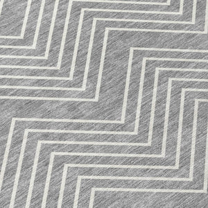 HomeRoots 8' Gray and Ivory Round Geometric Rug - Stylish, Washable, Heavy-Duty for Indoor/Outdoor Spaces! 690095