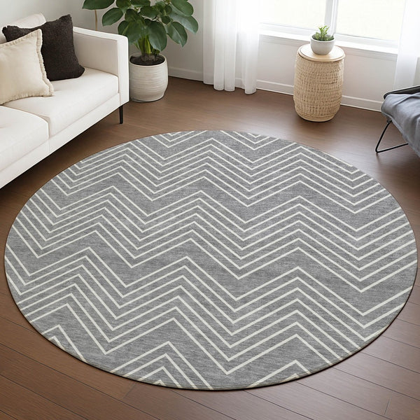 HomeRoots 8' Gray and Ivory Round Geometric Rug - Stylish, Washable, Heavy-Duty for Indoor/Outdoor Spaces! 690095
