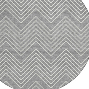 HomeRoots 8' Gray and Ivory Round Geometric Rug - Stylish, Washable, Heavy-Duty for Indoor/Outdoor Spaces! 690095