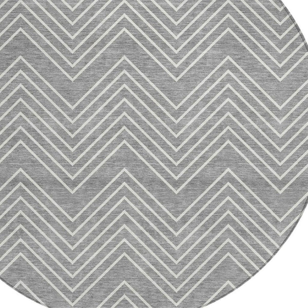HomeRoots 8' Gray and Ivory Round Geometric Rug - Stylish, Washable, Heavy-Duty for Indoor/Outdoor Spaces! 690095