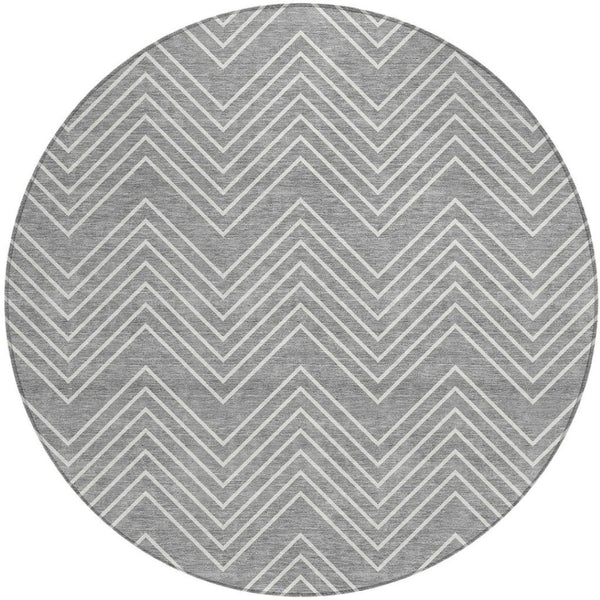 HomeRoots 8' Gray and Ivory Round Geometric Rug - Stylish, Washable, Heavy-Duty for Indoor/Outdoor Spaces! 690095