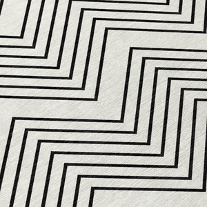 HomeRoots 8' Ivory and Black Round Geometric Area Rug - Washable, Durable, Stylish for Indoor & Outdoor Use 690101