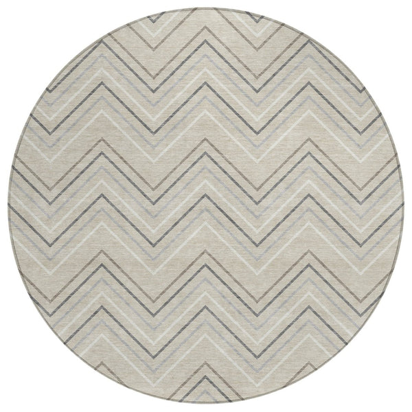 HomeRoots 8' Versatile Beige, Ivory & Gray Round Geometric Area Rug – Washable for Indoor/Outdoor Use! 690113