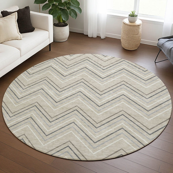 HomeRoots 8' Versatile Beige, Ivory & Gray Round Geometric Area Rug – Washable for Indoor/Outdoor Use! 690113
