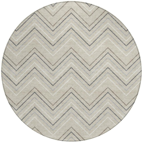 HomeRoots 8' Versatile Beige, Ivory & Gray Round Geometric Area Rug – Washable for Indoor/Outdoor Use! 690113