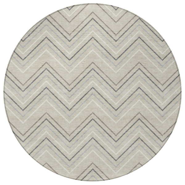 HomeRoots 8' Versatile Beige, Ivory & Gray Round Geometric Area Rug – Washable for Indoor/Outdoor Use! 690113