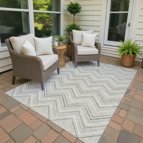 HomeRoots 8' X 10' Modern Geometric Washable Area Rug - Versatile Indoor/Outdoor Decor for High-Traffic Spaces 690114