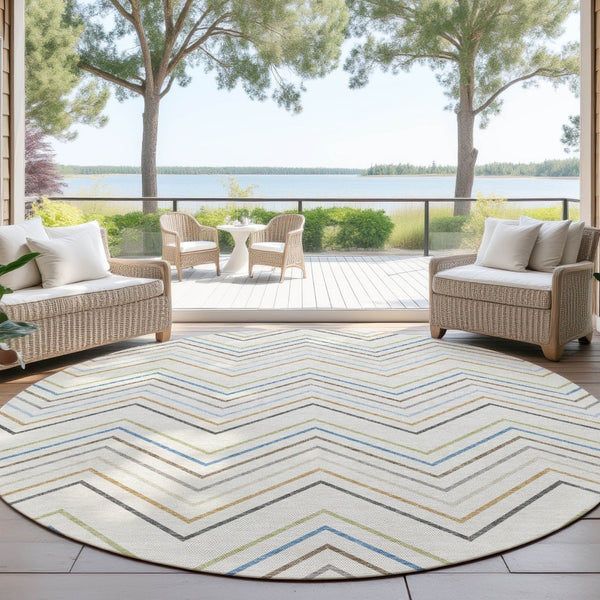 HomeRoots 8' Coastal-Inspired Round Striped Area Rug - Washable, Durable, Perfect for Indoor & Outdoor Use! 690179