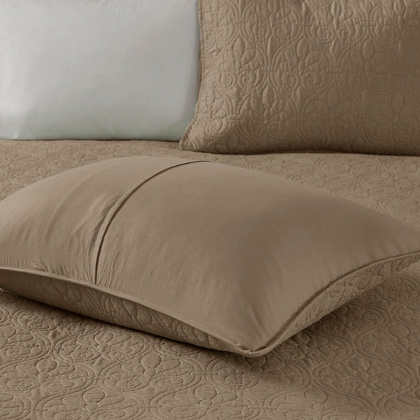 English Elm Reversible Queen Bedspread Set with Antimicrobial Cotton Fill, Oversized Quilted Cottage Texture Bedding Mocha 17.72 L x 15.35 W x 7.87 H B03597567